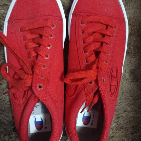 Champion Men Red Shoes size 11 - Picture 3 of 14